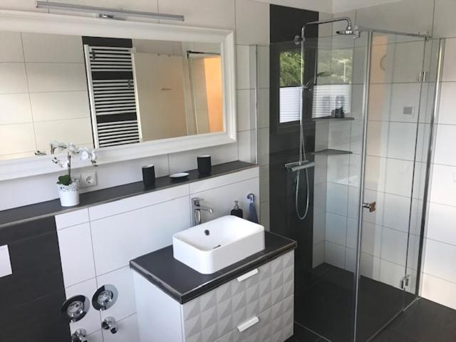 Top-Ferienwohnung Bei Berlin, Bis 3 Gaeste, Terrasse Und Garten Bestensee Extérieur photo
